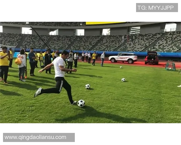 猿人奔跑足球场 展现非凡球技与速度 挑战现代足球极限 猿人奔跑足球场 展现非凡球技与速度 挑战现代足球极限