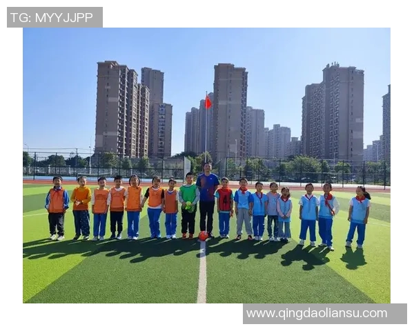 绿茵场上巨星潇洒突破瞬间尽显速度与力量之美 绿茵场上巨星潇洒突破瞬间尽显速度与力量之美