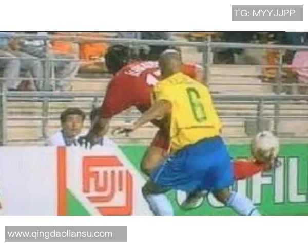 当明星偶遇足球球星该如何应对与互动让人不尴尬又不失礼貌 当明星偶遇足球球星该如何应对与互动让人不尴尬又不失礼貌